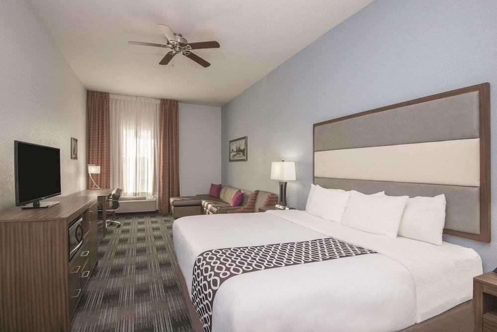 La Quinta By Wyndham Guthrie Hotel Exterior photo