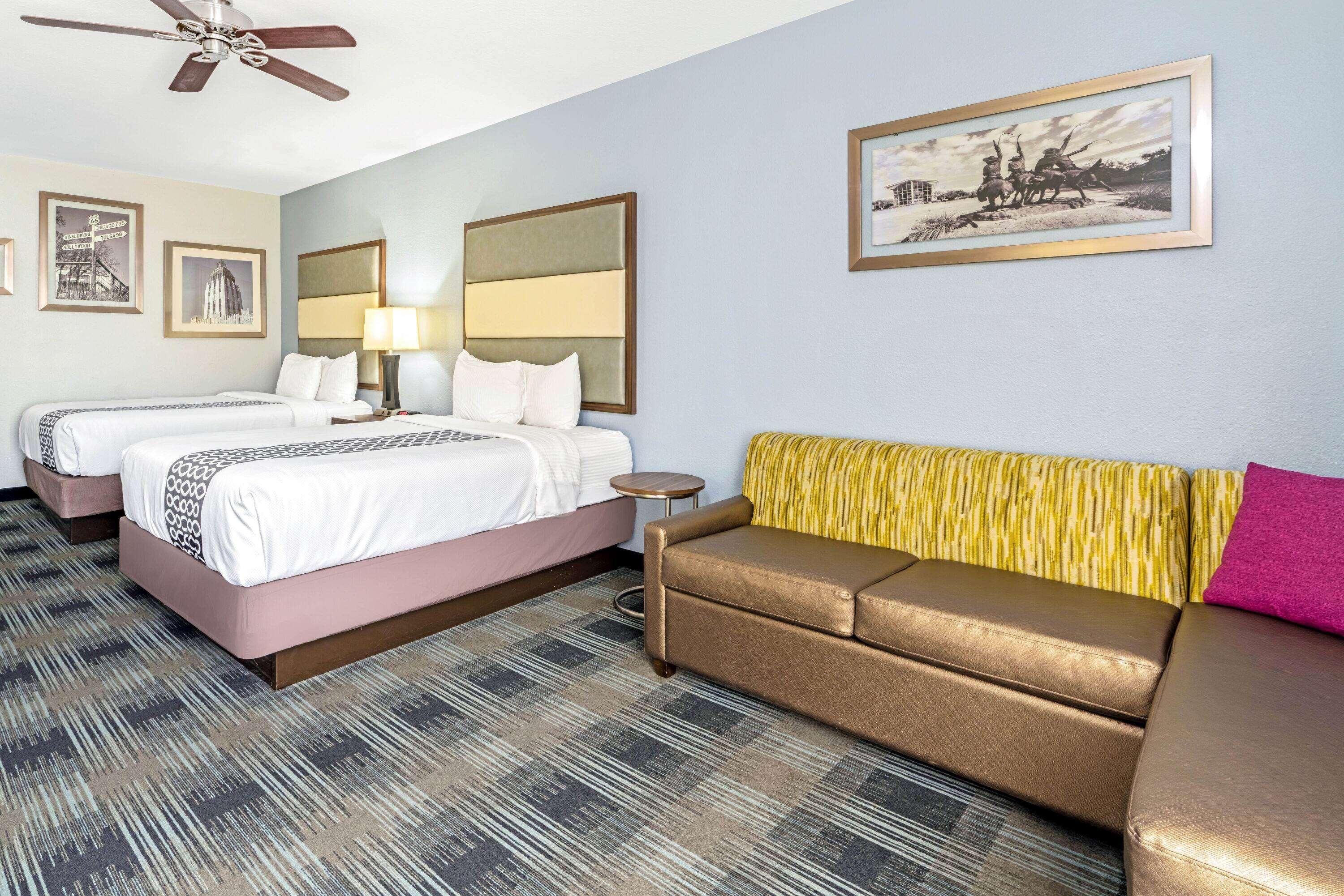 La Quinta By Wyndham Guthrie Hotel Exterior photo