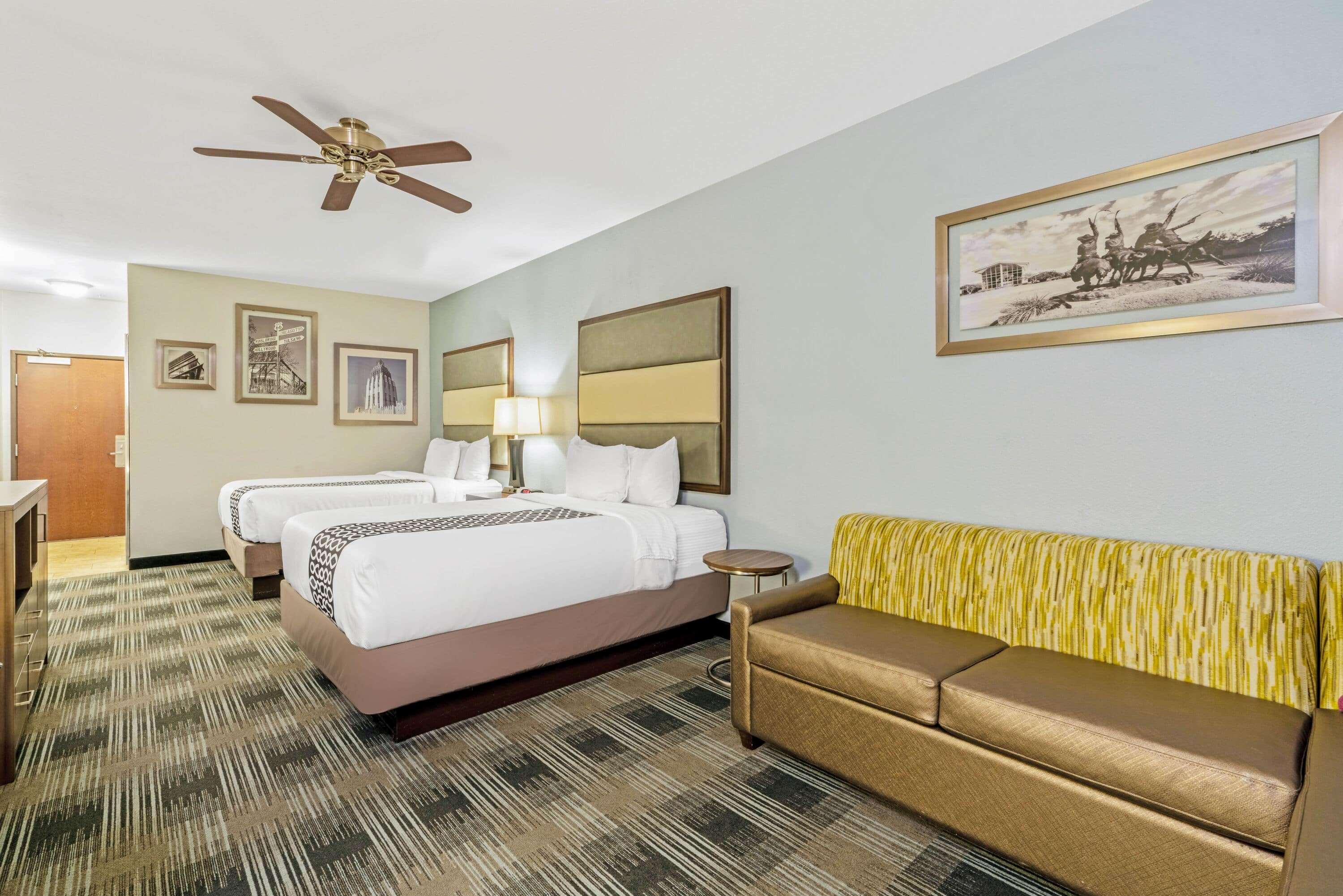 La Quinta By Wyndham Guthrie Hotel Exterior photo